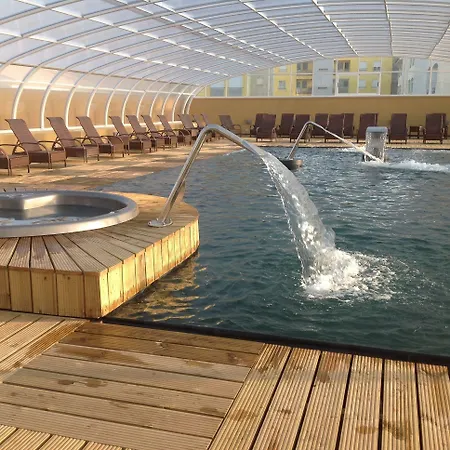 ホテル Cristal & ヴィエイラ・デ・レイリア