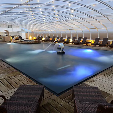 Cristal & ヴィエイラ・デ・レイリア