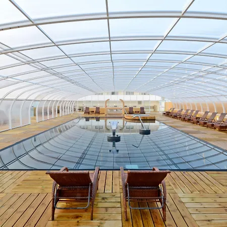 ホテル Cristal & 4*