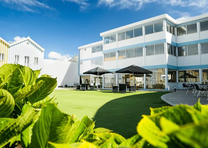 Отель Cristal & 4*