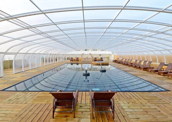 Отель Cristal & 4*