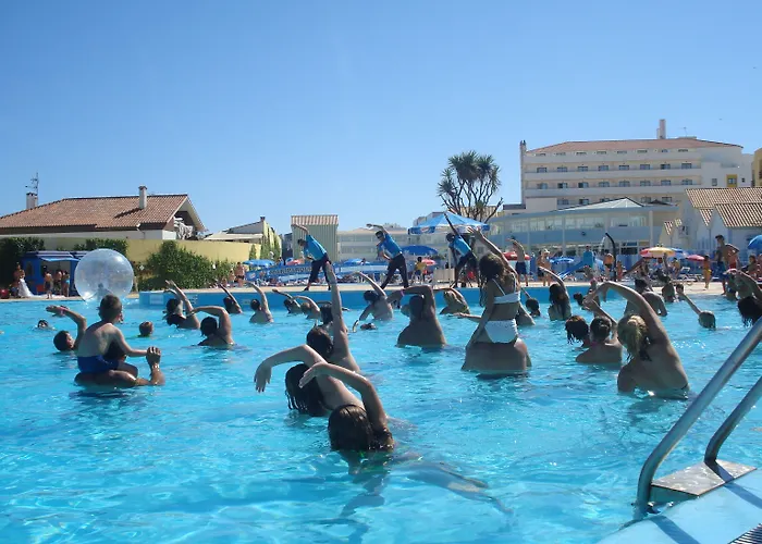 Отель Cristal & 4*