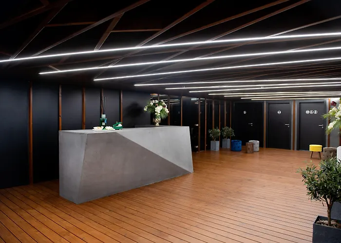 Отель Cristal & 4*